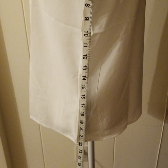 LACE YOKE KEYHOLE BACK BLOUSE - Picture 5 of 6